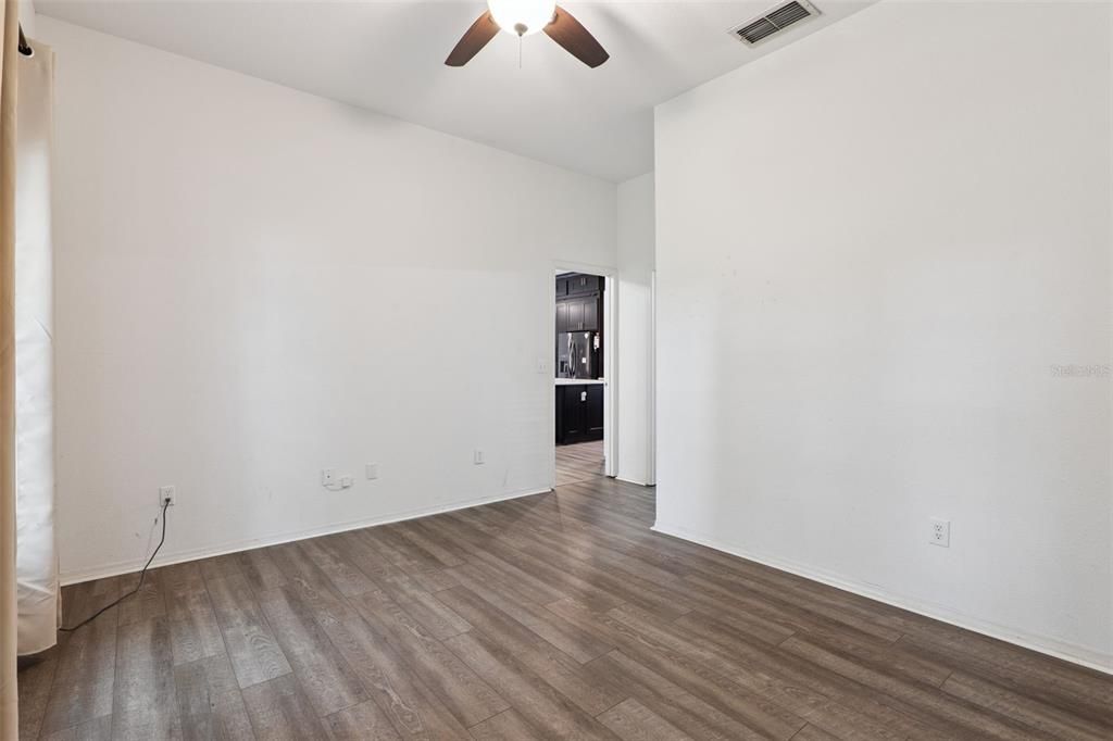 For Sale: $950,000 (3 beds, 2 baths, 2526 Square Feet)