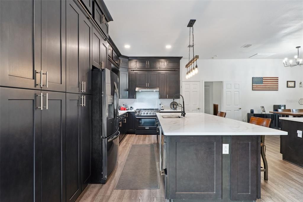 For Sale: $950,000 (3 beds, 2 baths, 2526 Square Feet)
