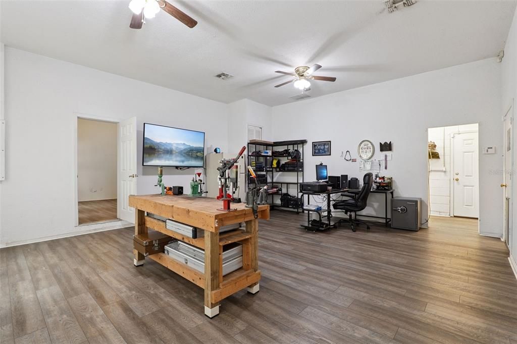 For Sale: $950,000 (3 beds, 2 baths, 2526 Square Feet)