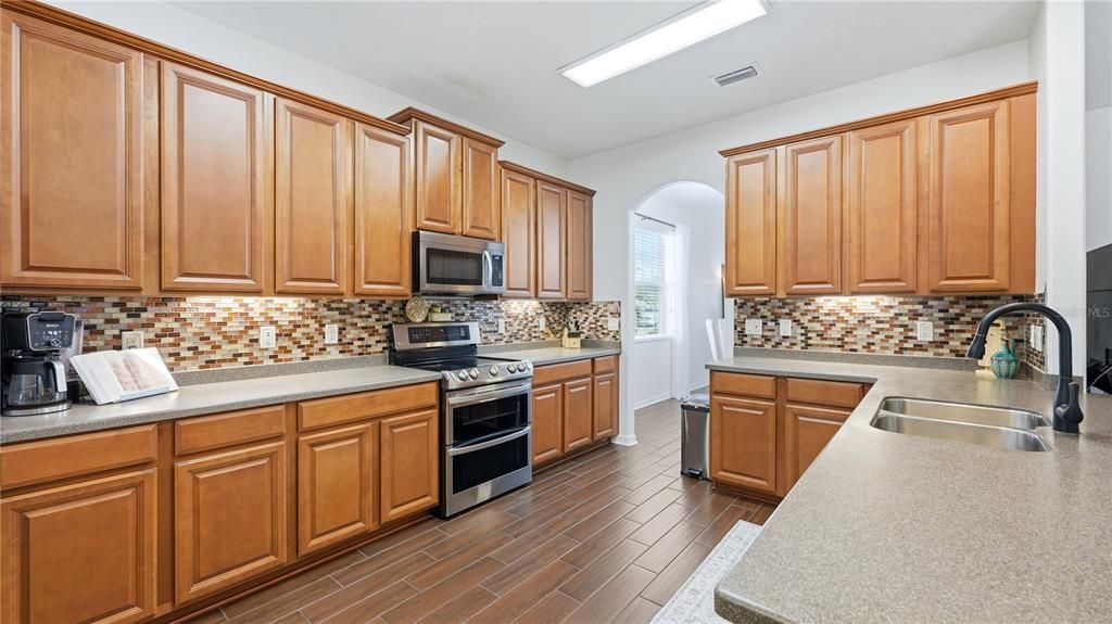 For Sale: $615,000 (5 beds, 3 baths, 3196 Square Feet)