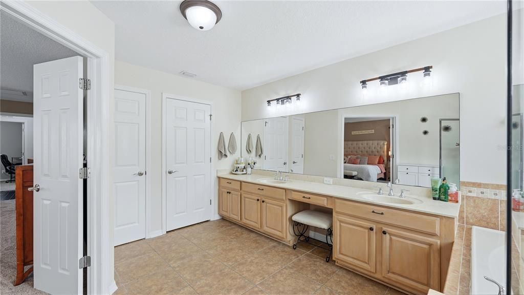 For Sale: $615,000 (5 beds, 3 baths, 3196 Square Feet)