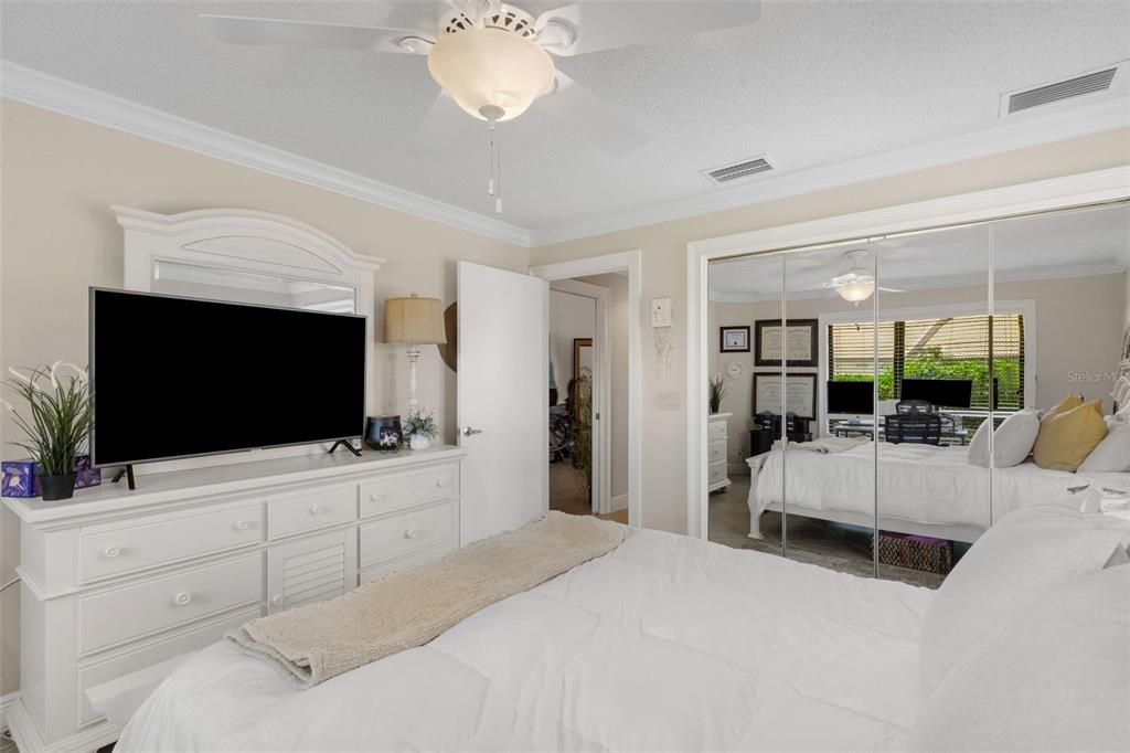For Sale: $389,000 (2 beds, 2 baths, 1846 Square Feet)