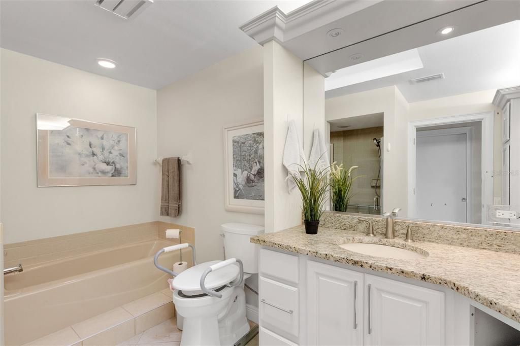 For Sale: $389,000 (2 beds, 2 baths, 1846 Square Feet)