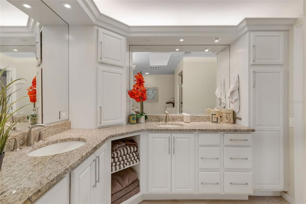 For Sale: $389,000 (2 beds, 2 baths, 1846 Square Feet)