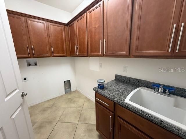 En Venta: $290,000 (3 camas, 2 baños, 1917 Pies cuadrados)