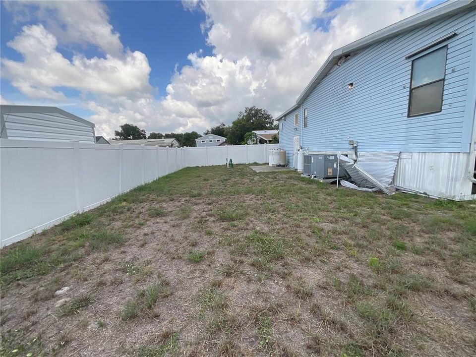 Active With Contract: $150,000 (2 beds, 2 baths, 1144 Square Feet)