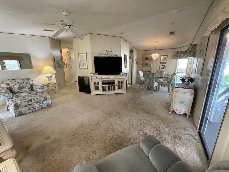 Active With Contract: $150,000 (2 beds, 2 baths, 1144 Square Feet)