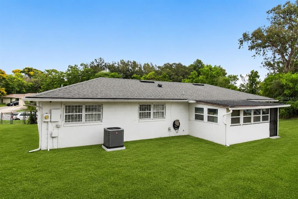 For Sale: $335,000 (4 beds, 2 baths, 1747 Square Feet)