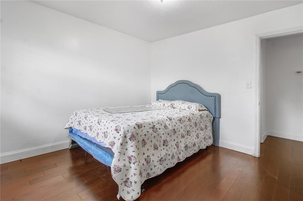 For Sale: $335,000 (4 beds, 2 baths, 1747 Square Feet)