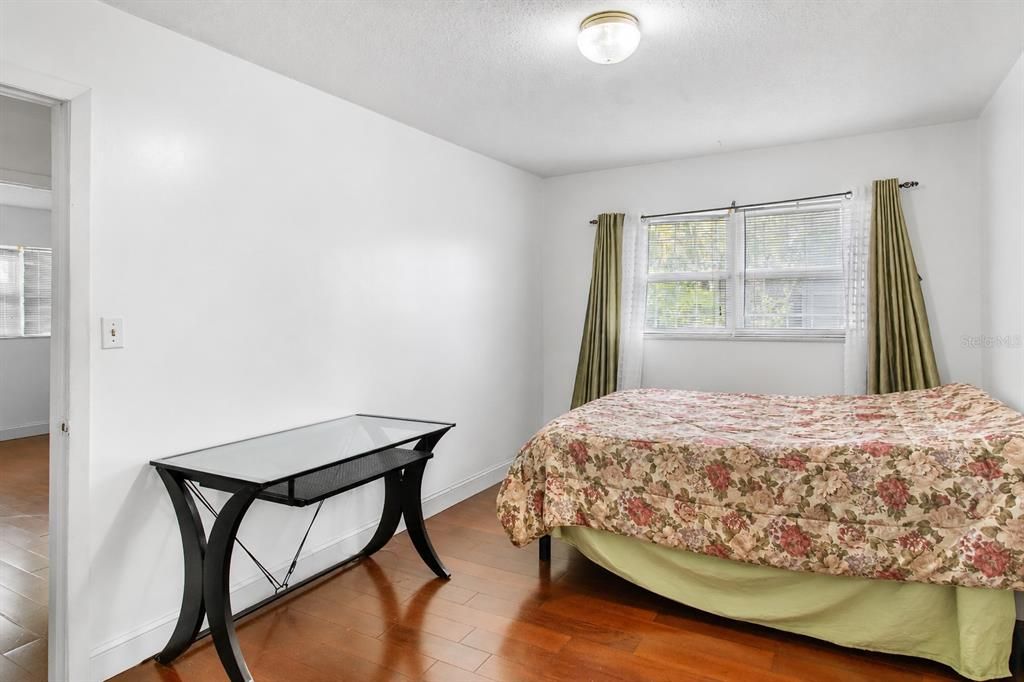 For Sale: $335,000 (4 beds, 2 baths, 1747 Square Feet)