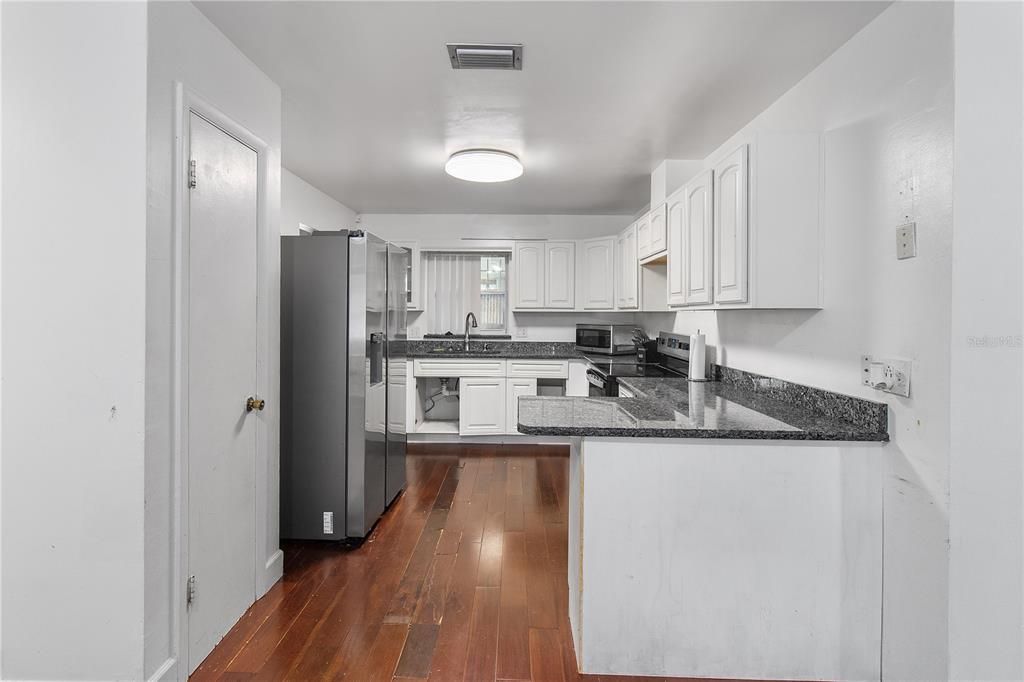 For Sale: $335,000 (4 beds, 2 baths, 1747 Square Feet)