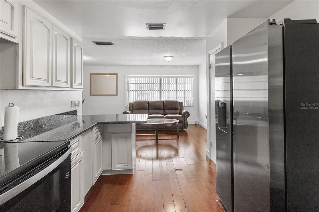 For Sale: $335,000 (4 beds, 2 baths, 1747 Square Feet)