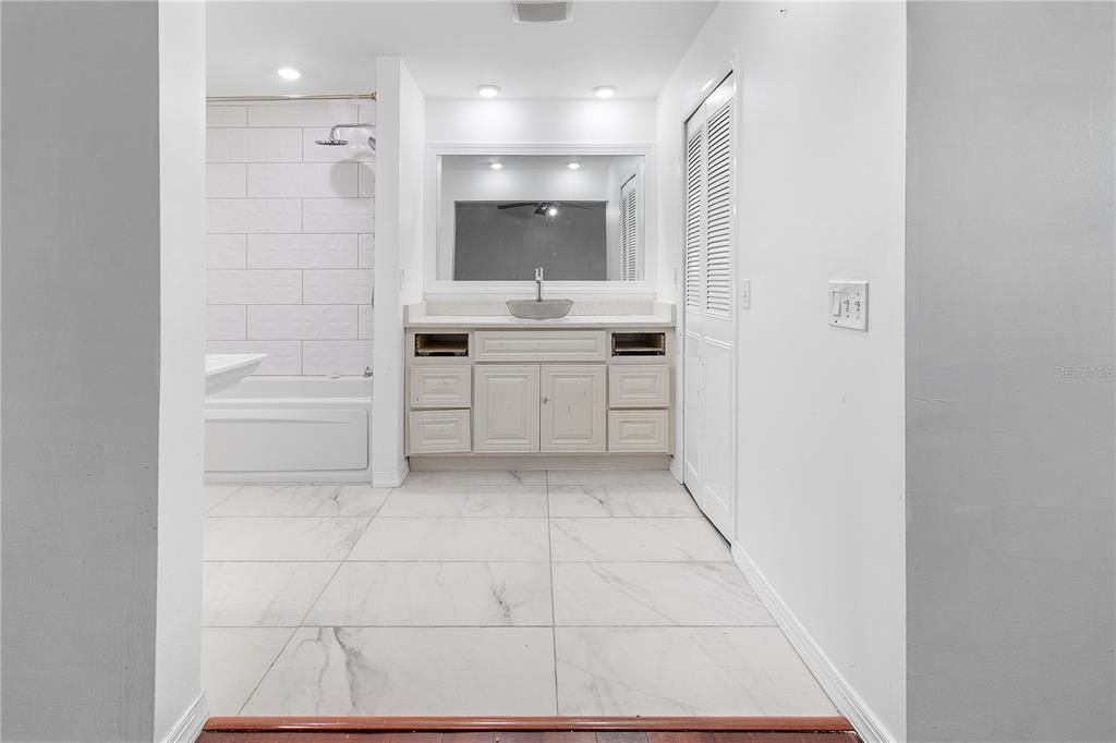 For Sale: $335,000 (4 beds, 2 baths, 1747 Square Feet)