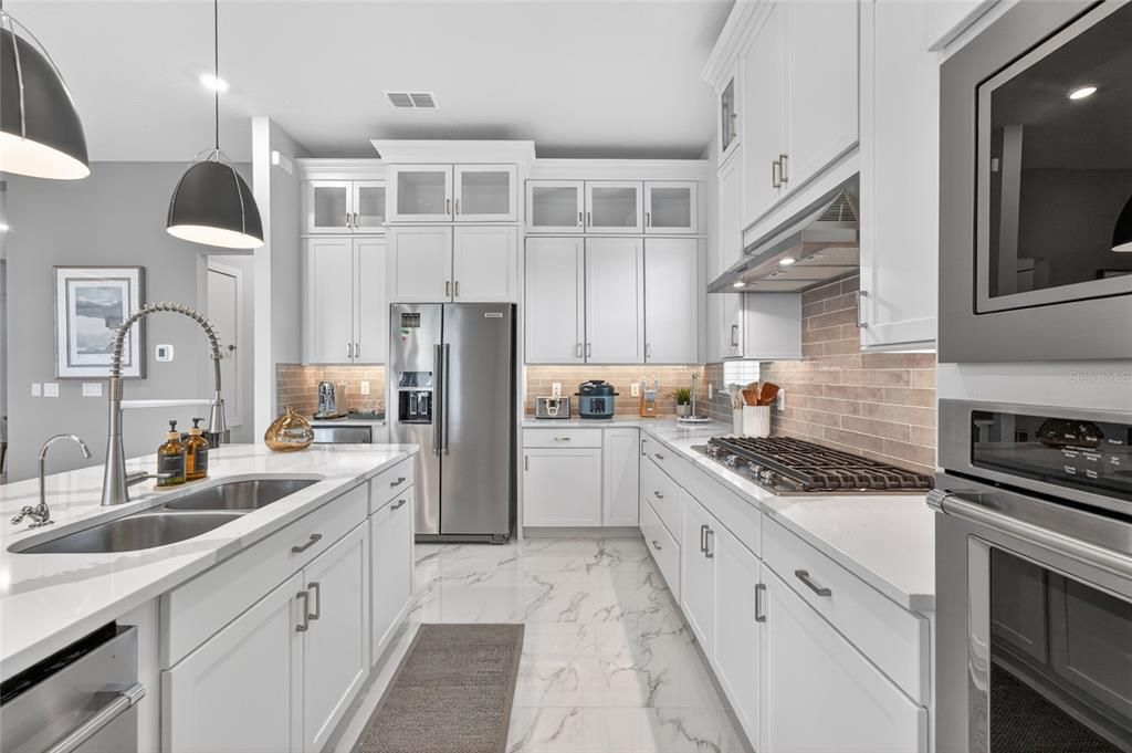 En Venta: $1,230,000 (3 camas, 3 baños, 2793 Pies cuadrados)