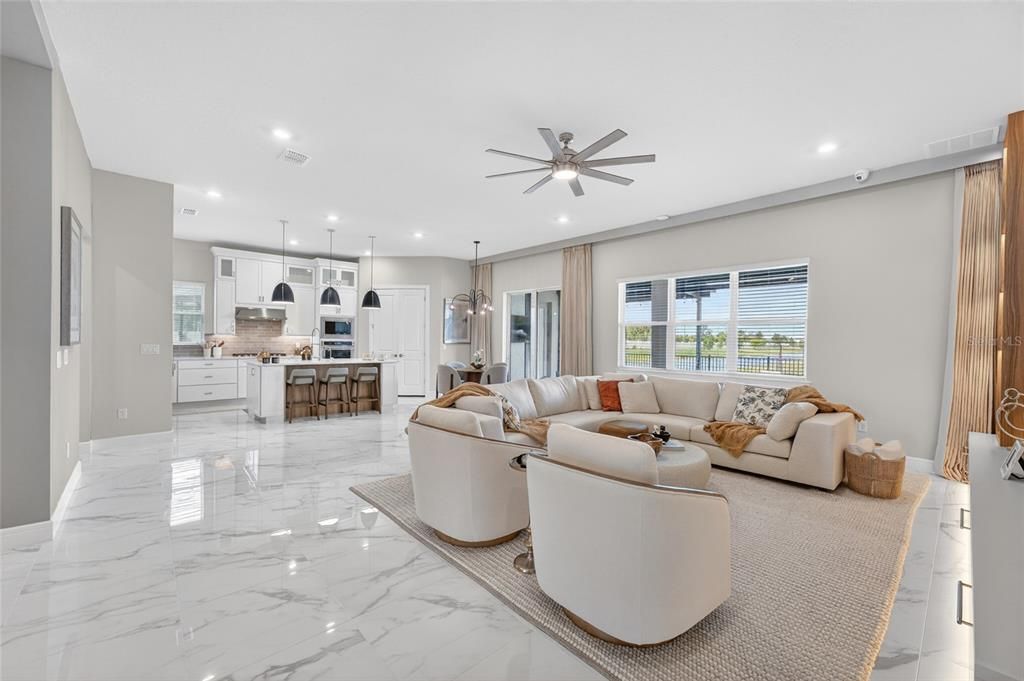 En Venta: $1,230,000 (3 camas, 3 baños, 2793 Pies cuadrados)