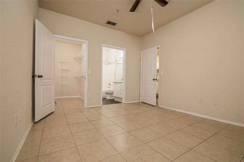 For Sale: $210,000 (2 beds, 2 baths, 1212 Square Feet)