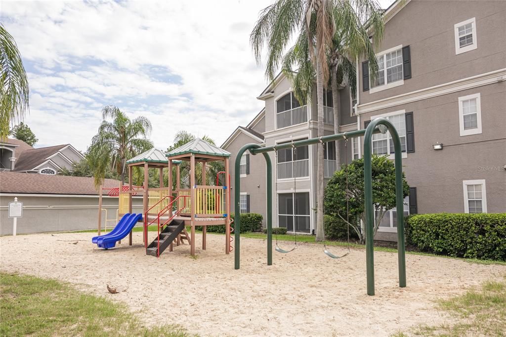 For Sale: $210,000 (2 beds, 2 baths, 1212 Square Feet)