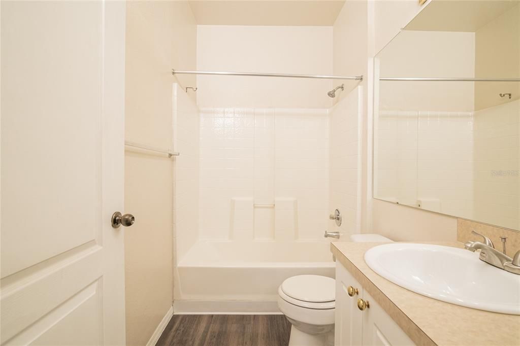For Sale: $210,000 (2 beds, 2 baths, 1212 Square Feet)
