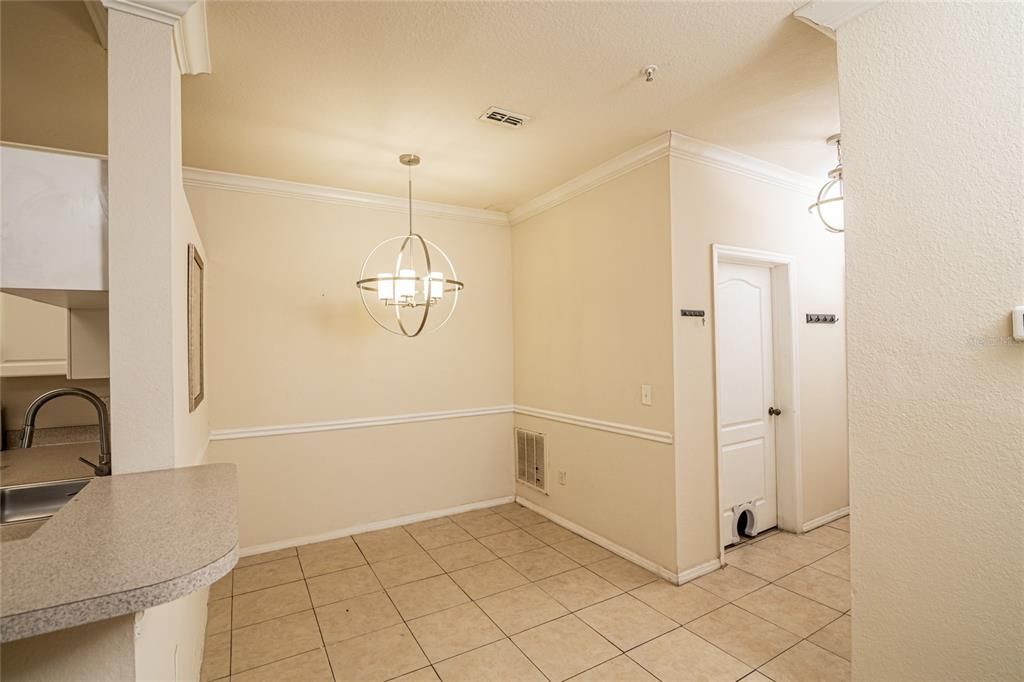 For Sale: $210,000 (2 beds, 2 baths, 1212 Square Feet)