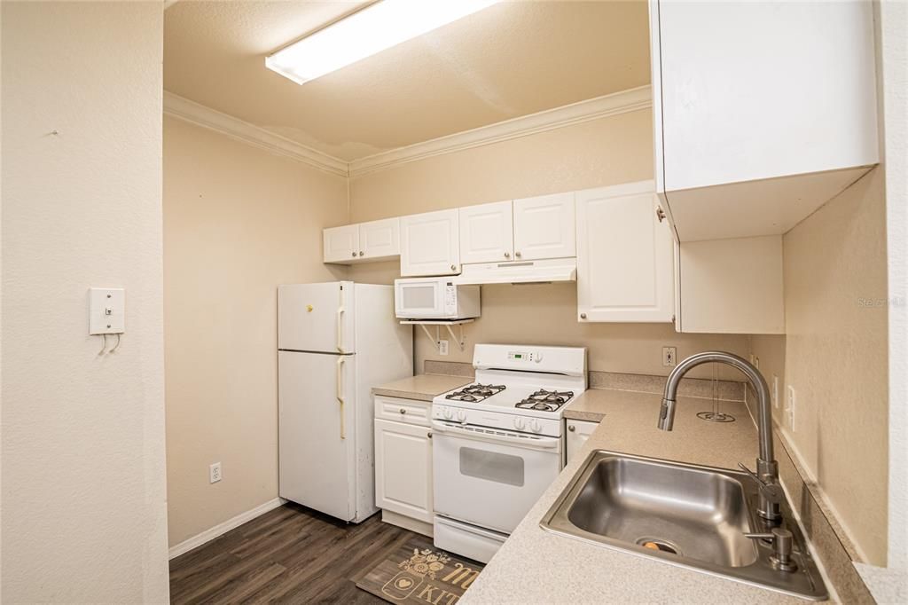 For Sale: $210,000 (2 beds, 2 baths, 1212 Square Feet)