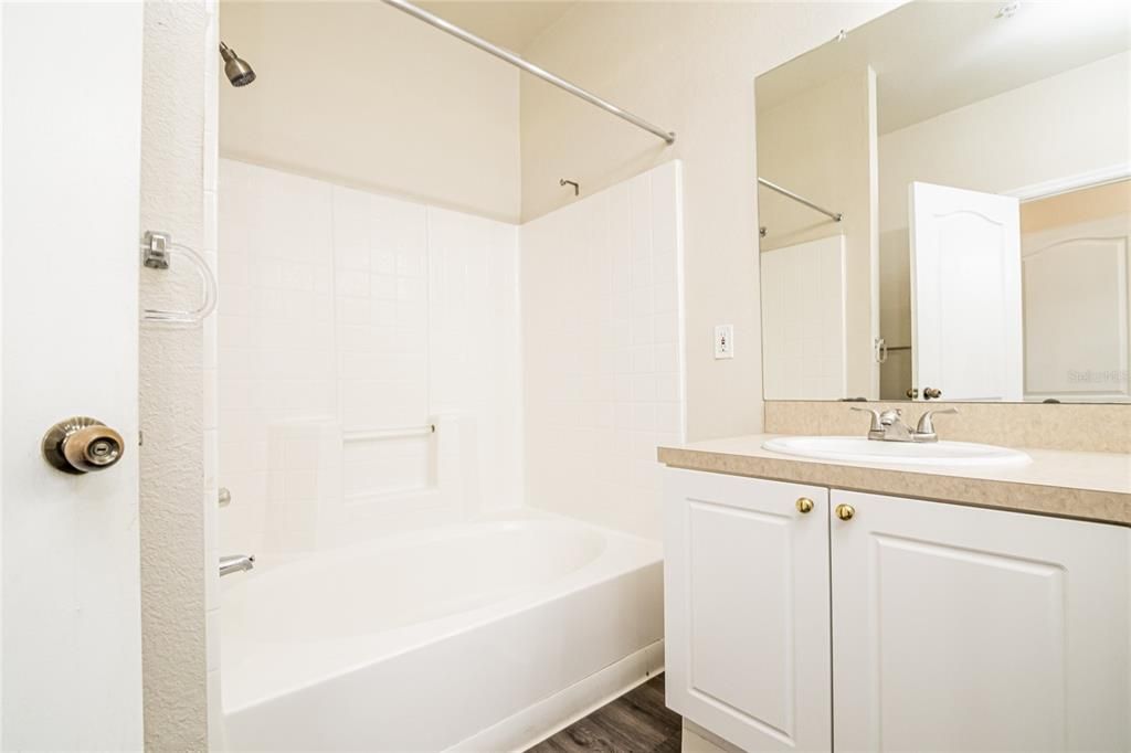 For Sale: $210,000 (2 beds, 2 baths, 1212 Square Feet)