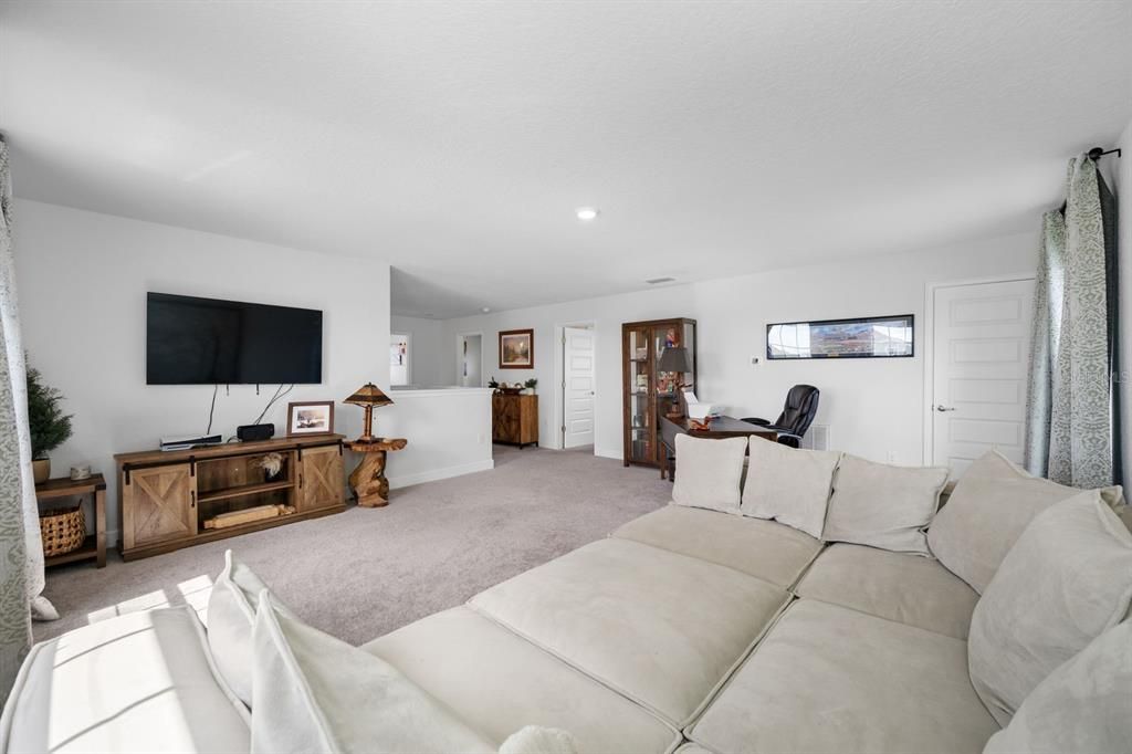 For Sale: $449,900 (5 beds, 3 baths, 2723 Square Feet)