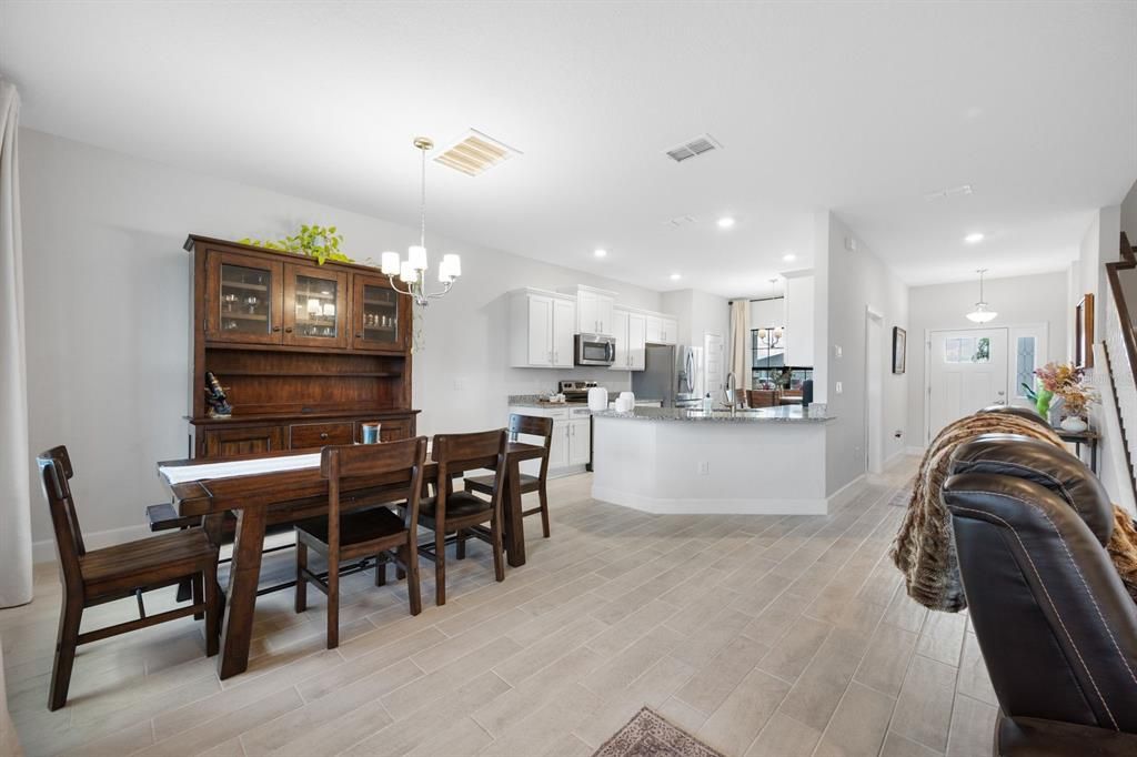 For Sale: $449,900 (5 beds, 3 baths, 2723 Square Feet)