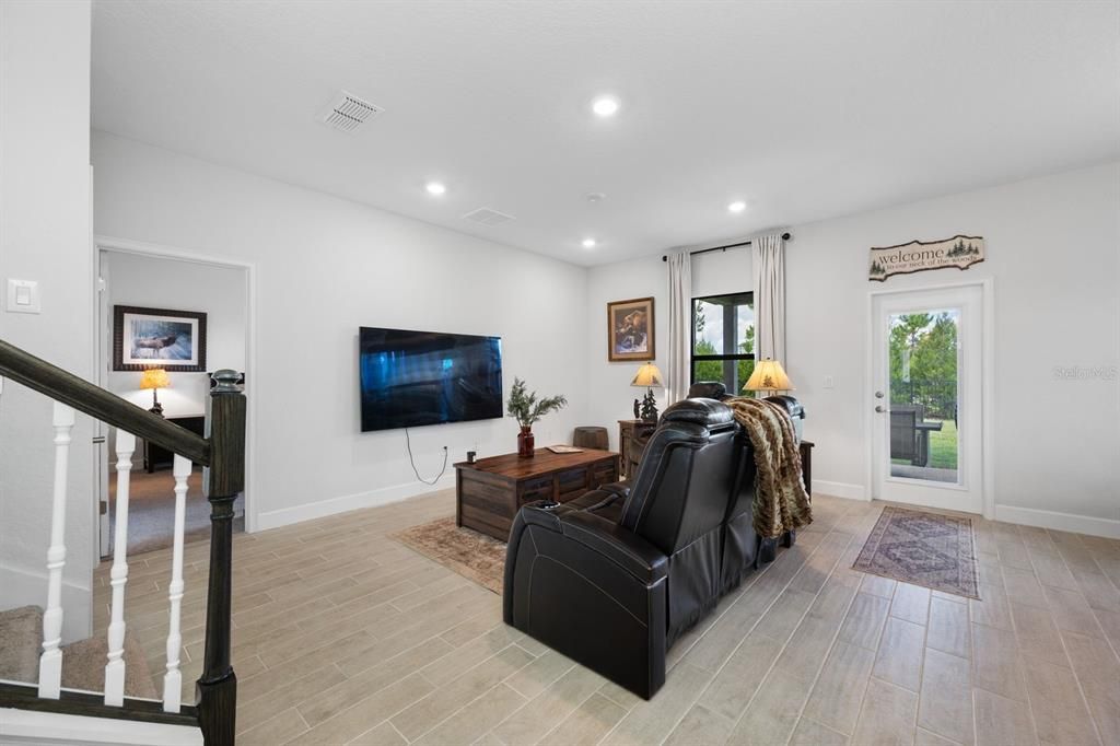 For Sale: $449,900 (5 beds, 3 baths, 2723 Square Feet)