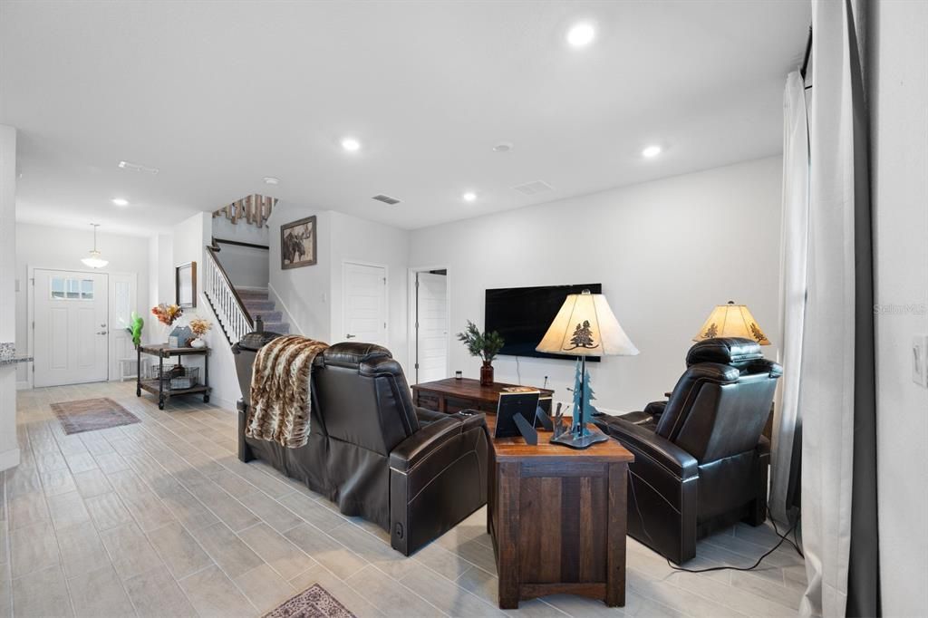 For Sale: $449,900 (5 beds, 3 baths, 2723 Square Feet)