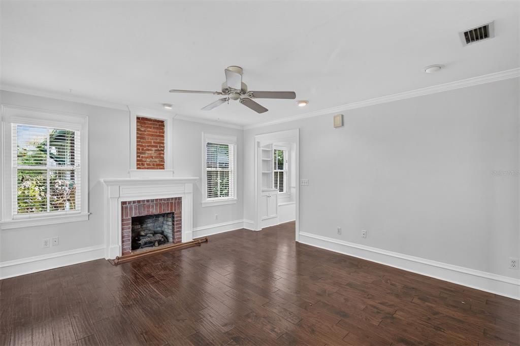 For Sale: $449,000 (3 beds, 2 baths, 1340 Square Feet)
