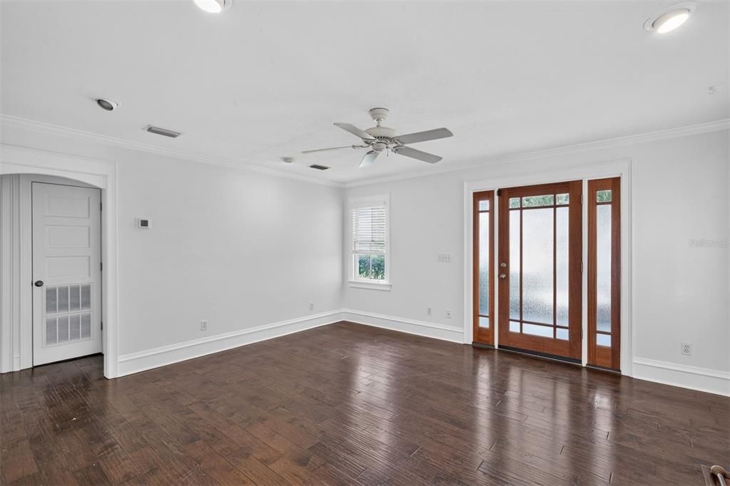 For Sale: $449,000 (3 beds, 2 baths, 1340 Square Feet)