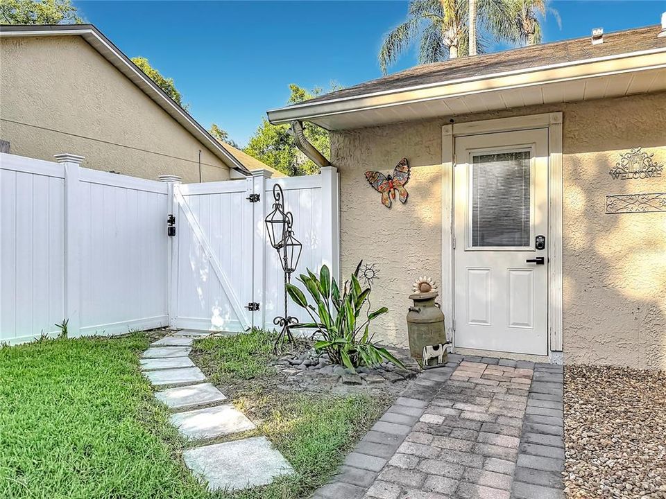 For Sale: $445,000 (3 beds, 2 baths, 1645 Square Feet)