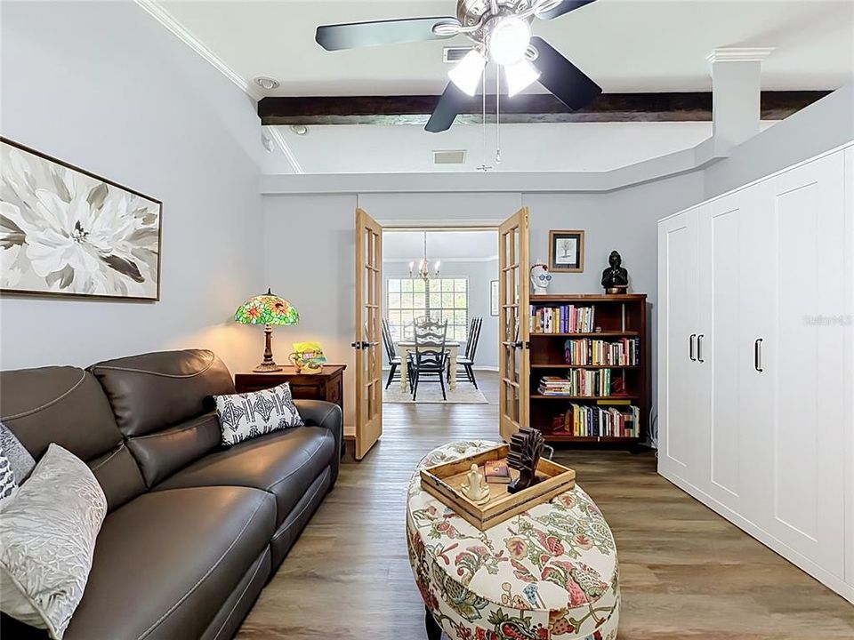 For Sale: $445,000 (3 beds, 2 baths, 1645 Square Feet)