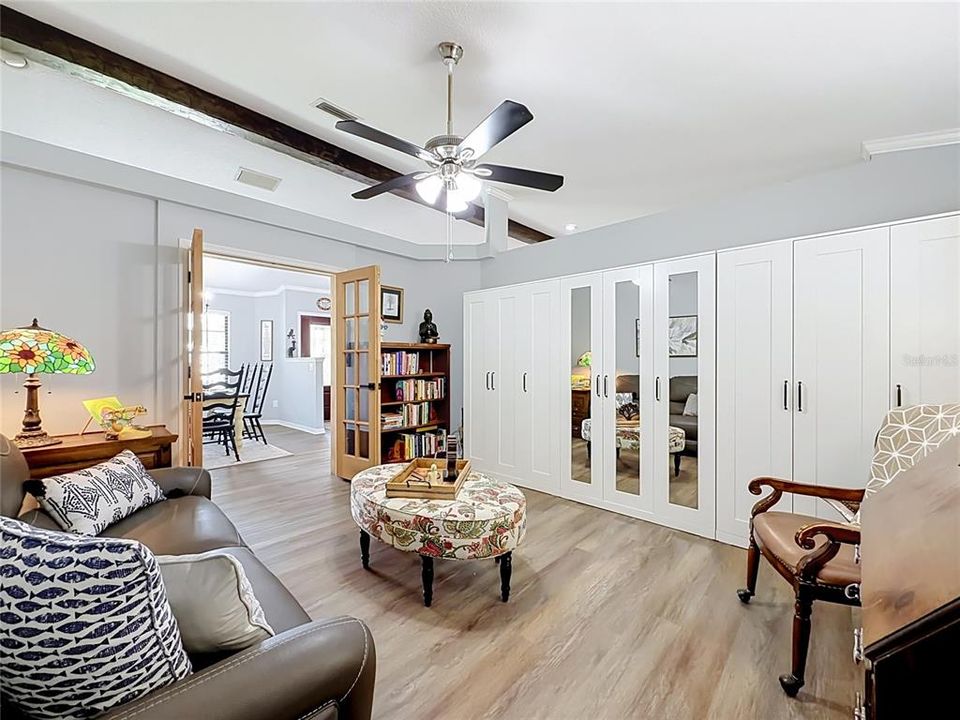 For Sale: $445,000 (3 beds, 2 baths, 1645 Square Feet)