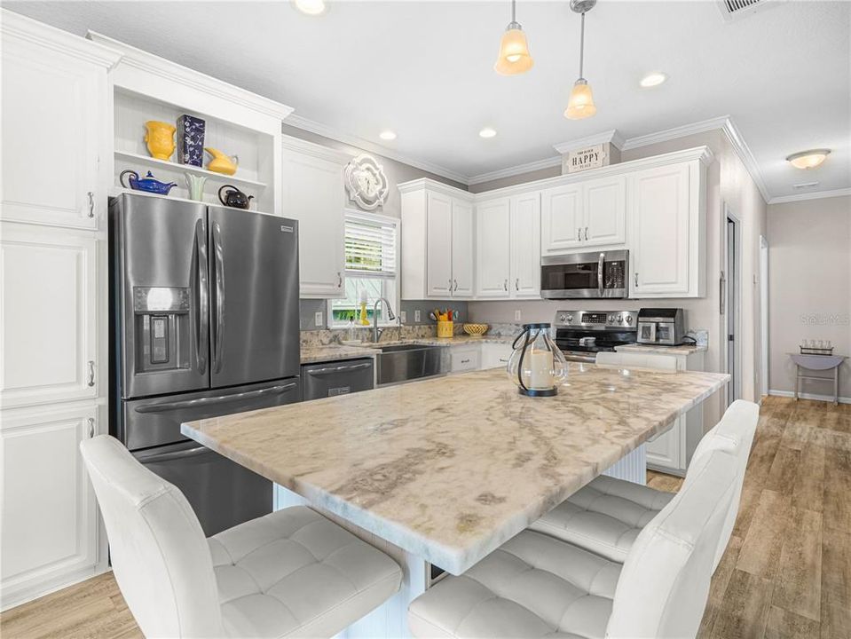 For Sale: $270,000 (2 beds, 2 baths, 1296 Square Feet)