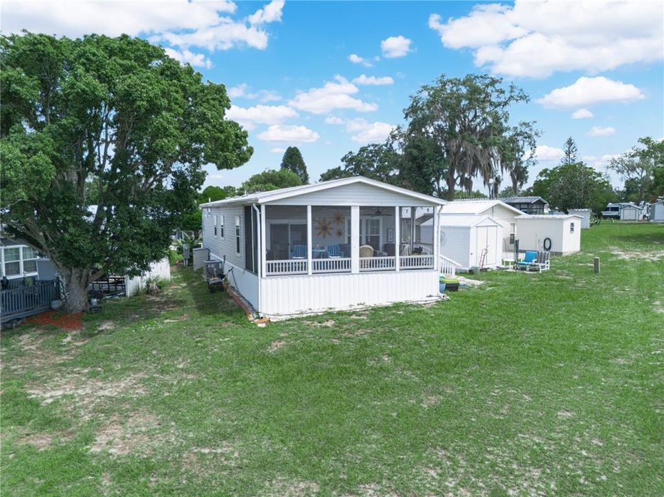 For Sale: $270,000 (2 beds, 2 baths, 1296 Square Feet)