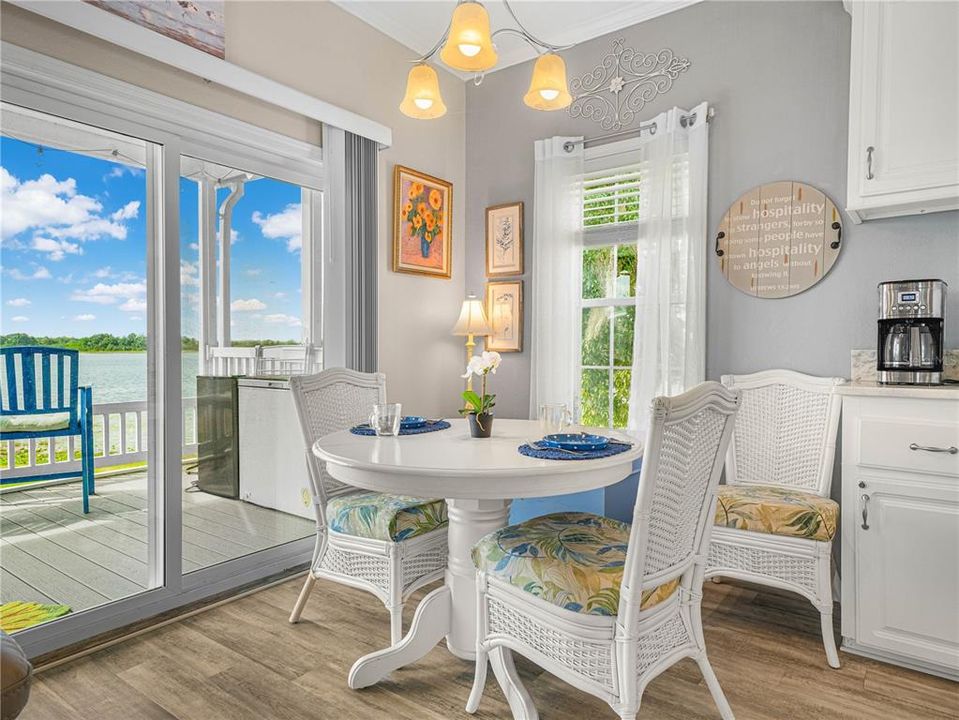 For Sale: $270,000 (2 beds, 2 baths, 1296 Square Feet)