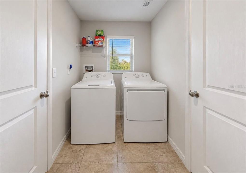 En Venta: $299,000 (3 camas, 2 baños, 1451 Pies cuadrados)
