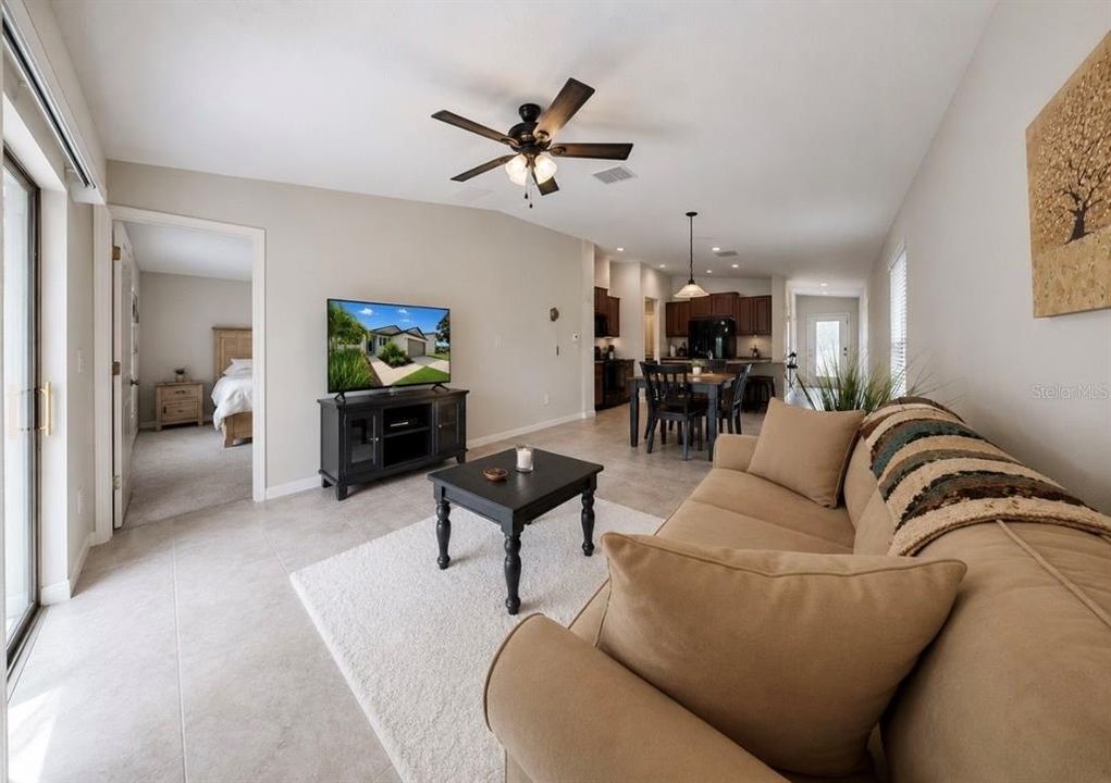En Venta: $299,000 (3 camas, 2 baños, 1451 Pies cuadrados)