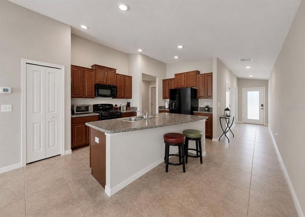 En Venta: $299,000 (3 camas, 2 baños, 1451 Pies cuadrados)