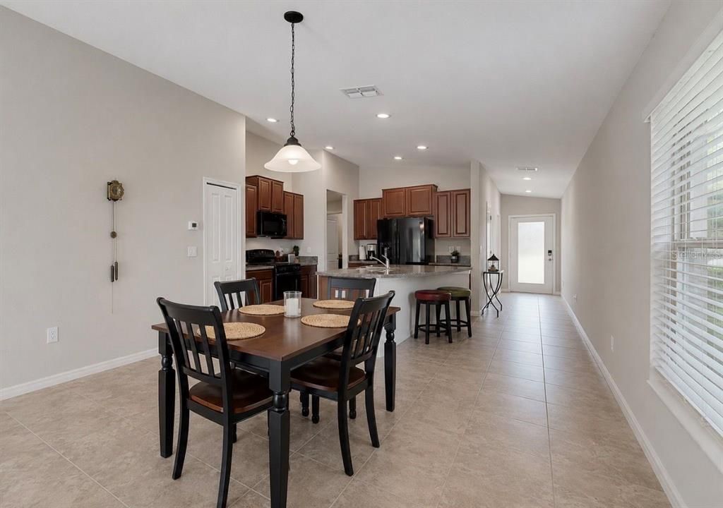 En Venta: $299,000 (3 camas, 2 baños, 1451 Pies cuadrados)