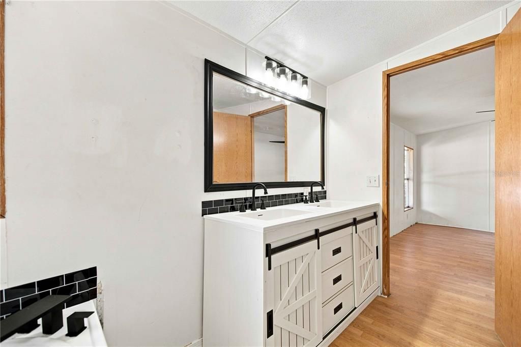 На продажу: $385,000 (3 спален, 2 ванн, 1512 Квадратных фут)