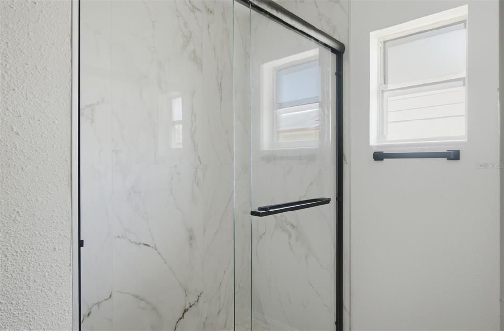 На продажу: $325,000 (4 спален, 2 ванн, 1845 Квадратных фут)