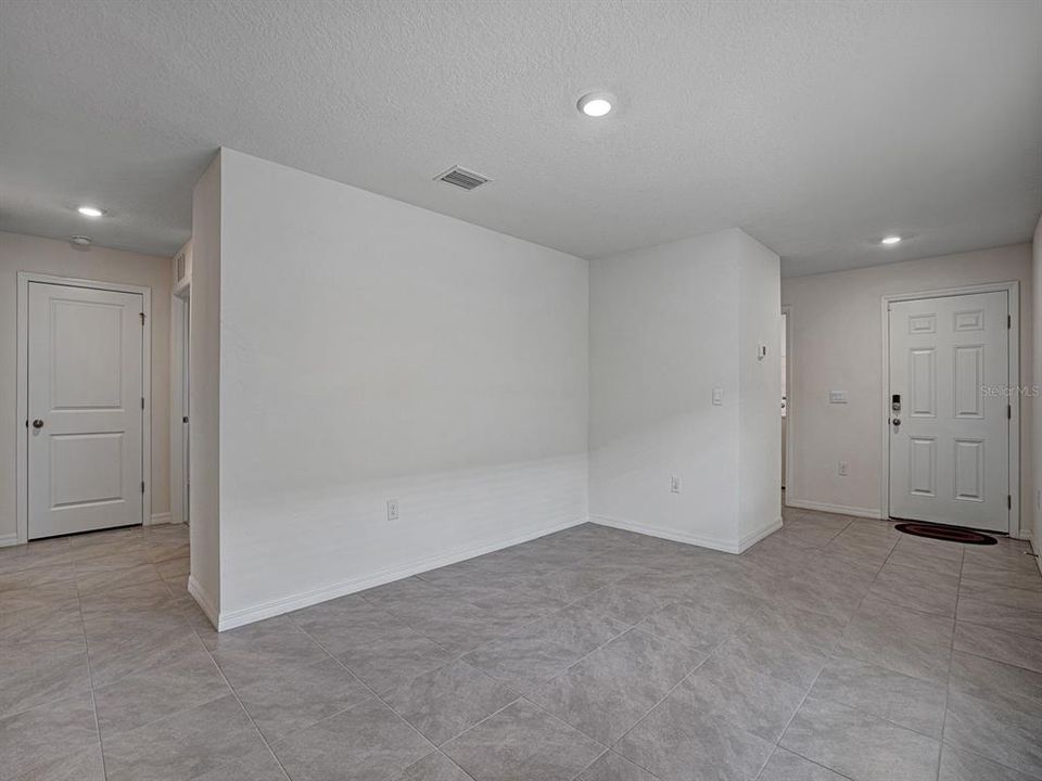 For Sale: $314,900 (3 beds, 2 baths, 1516 Square Feet)