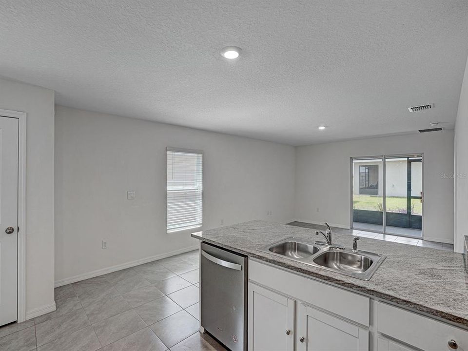 For Sale: $314,900 (3 beds, 2 baths, 1516 Square Feet)