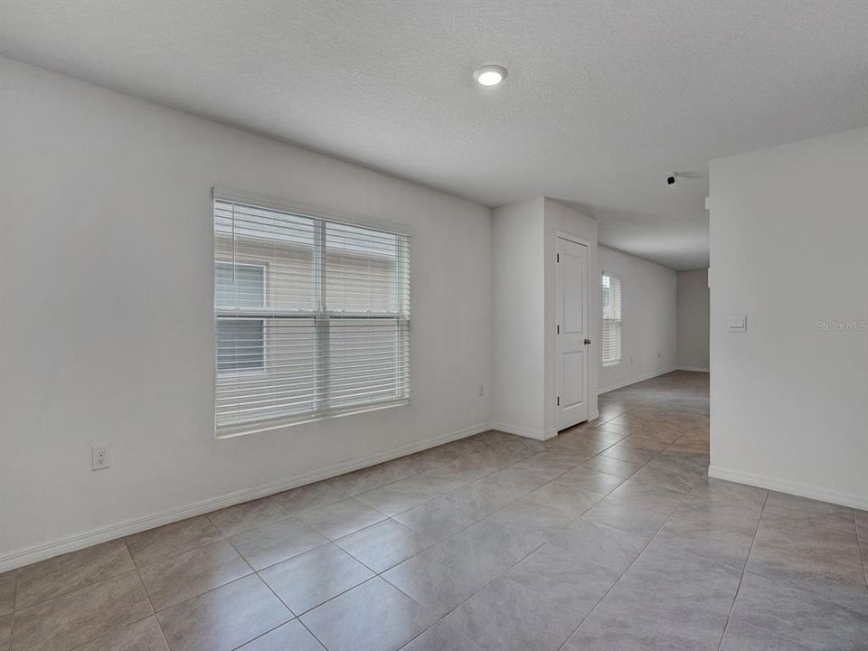 For Sale: $314,900 (3 beds, 2 baths, 1516 Square Feet)