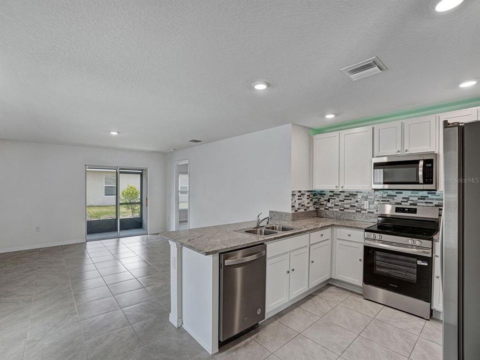 For Sale: $314,900 (3 beds, 2 baths, 1516 Square Feet)