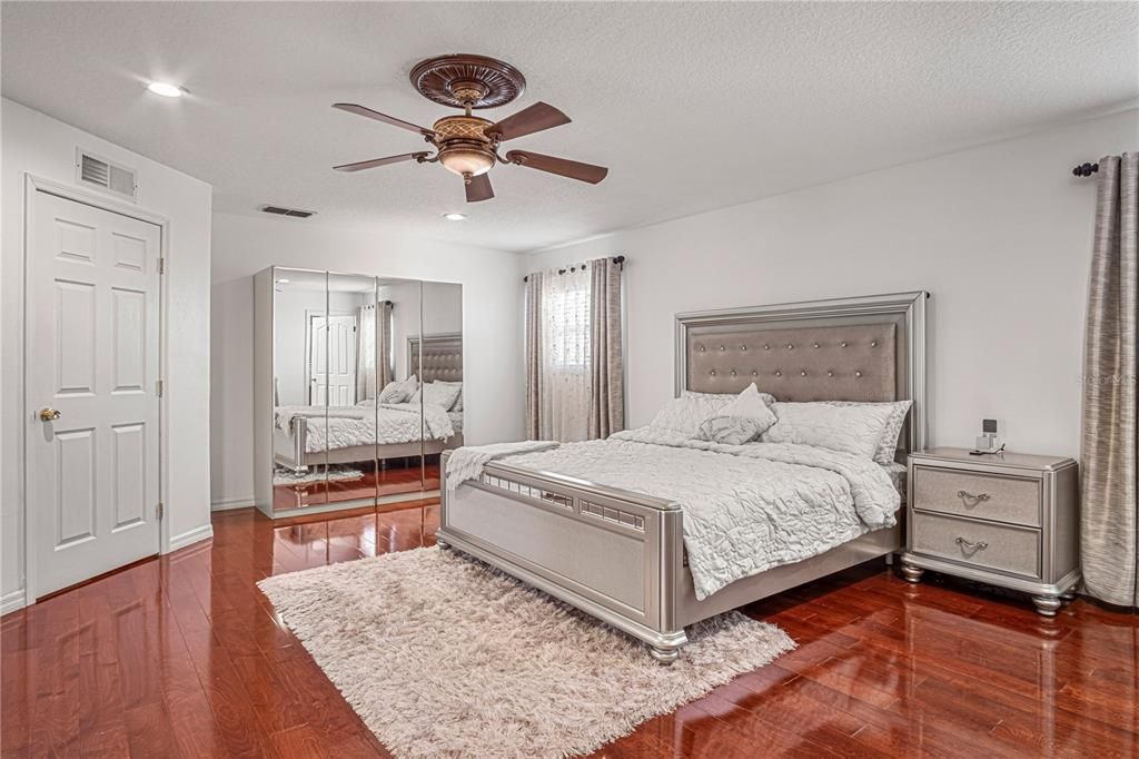 For Sale: $659,000 (5 beds, 3 baths, 3342 Square Feet)