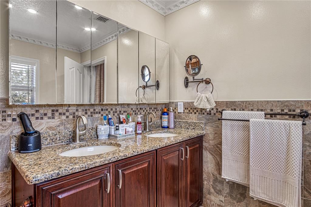 For Sale: $659,000 (5 beds, 3 baths, 3342 Square Feet)