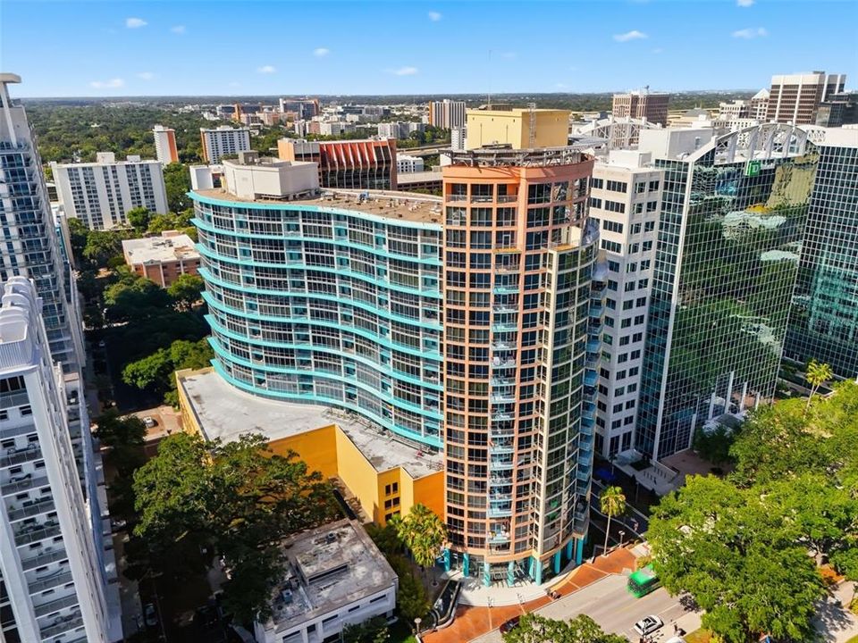 На продажу: $399,000 (2 спален, 2 ванн, 1143 Квадратных фут)